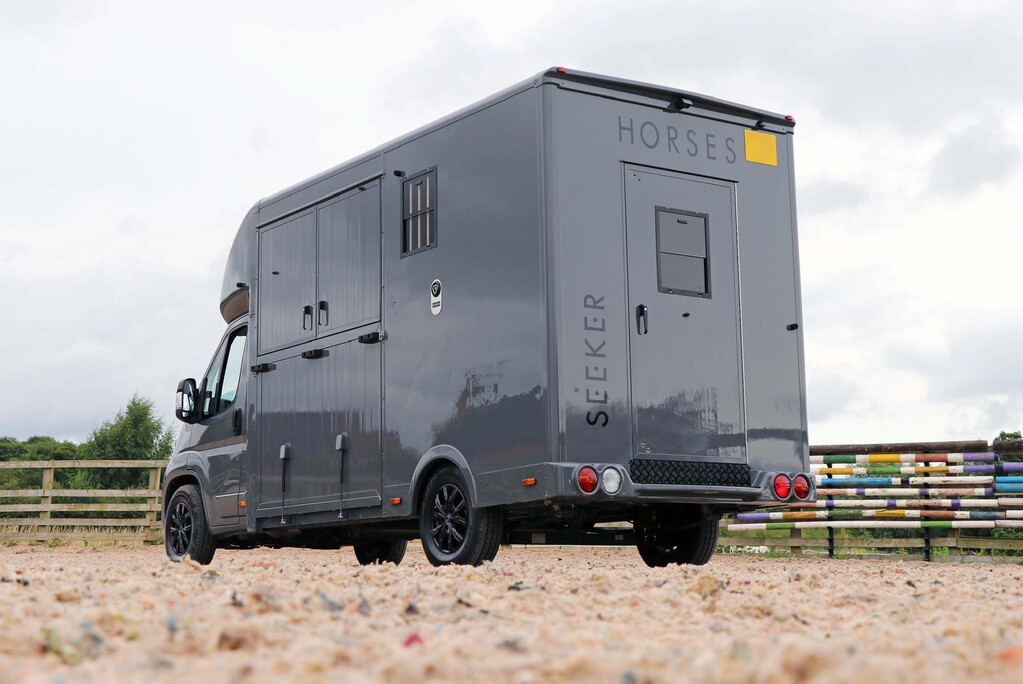 Citroen Relay BRAND NEW DELIVERY MILES 3.5 TON HORSEBOX STALLION BUILD  REAR LARGE BED  4