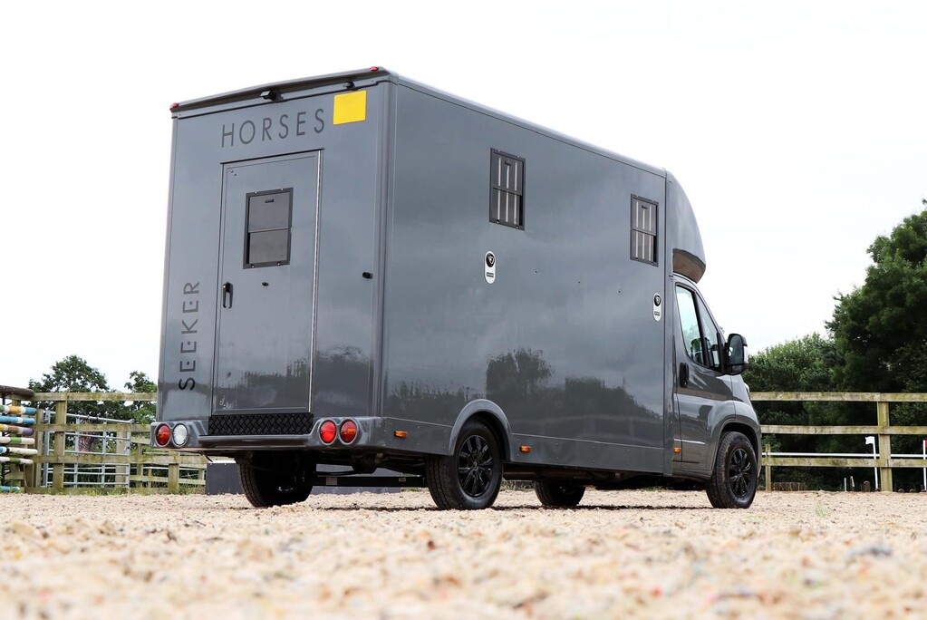 Citroen Relay BRAND NEW DELIVERY MILES 3.5 TON HORSEBOX STALLION BUILD  REAR LARGE BED  5