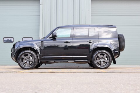 Land Rover Defender 110 D300 HARD TOP X-DYNAMIC HSE  AIR SUSPENSION AND REAR GENUINE SEATS FITTED 7