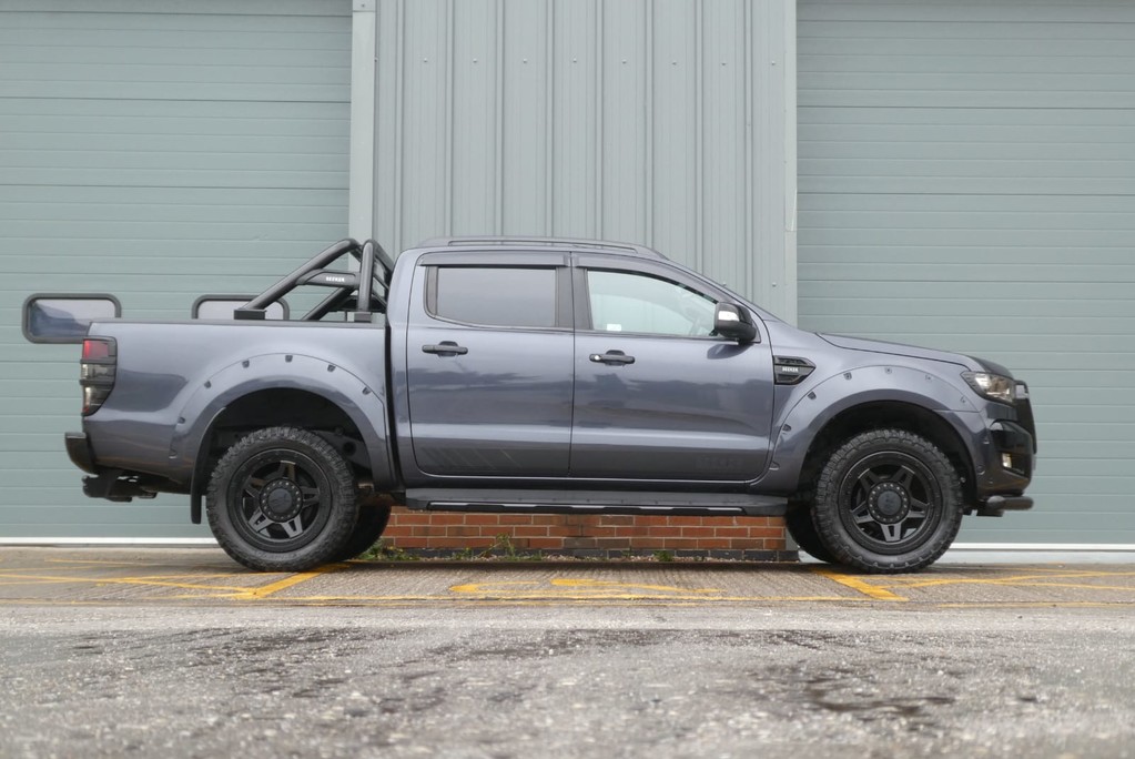 Ford Ranger WILDTRAK 4X4 DCB TDCI styled by seeker super low miles  5