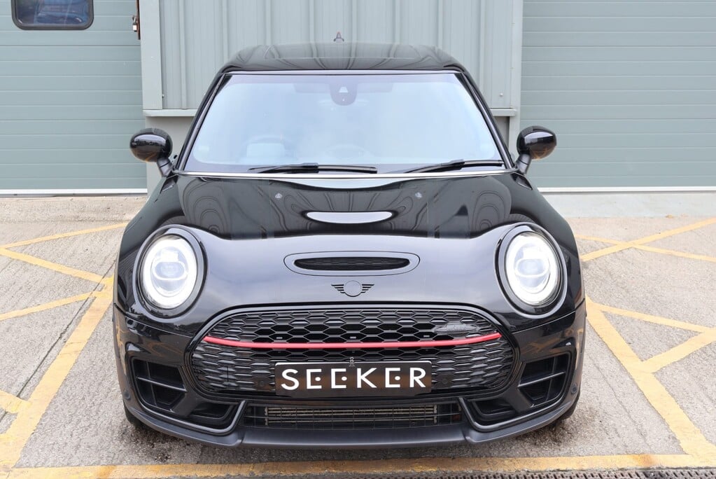 Mini Clubman JOHN COOPER WORKS ALL4 with Black pack added by seeker Pan roof Full leathe 9