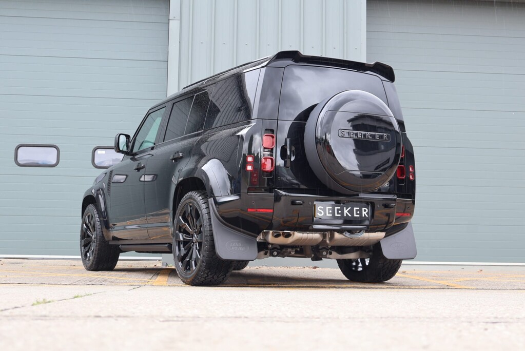 Land Rover Defender 110 Brand new  £12000 factory upgrades and 8k seeker s upgrades 3 SEATER RARE  3