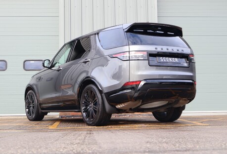 Land Rover Discovery D300 COMMERCIAL SE with Genuine Rear seat conversion fitted cost over 7500 