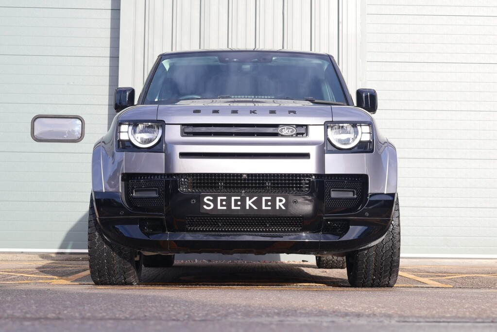 Land Rover Defender 110 HARD TOP WITH FULL SEEKER BODY STYLING AND SVR SEATS FITTED £20K SPEND  2