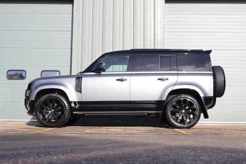 Land Rover Defender 110 HARD TOP WITH FULL SEEKER BODY STYLING AND SVR SEATS FITTED £20K SPEND  4