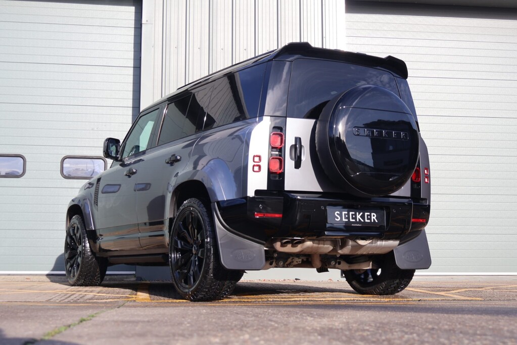 Land Rover Defender 110 HARD TOP WITH FULL SEEKER BODY STYLING AND SVR SEATS FITTED £20K SPEND  11