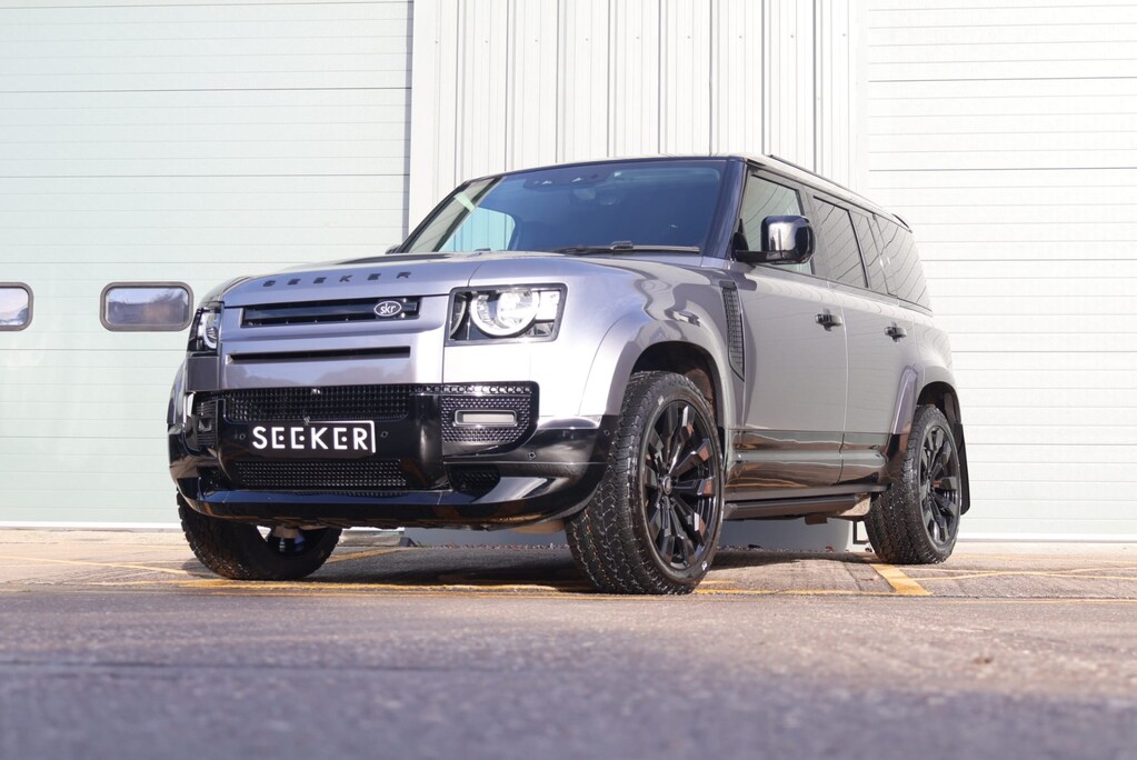 Land Rover Defender 110 HARD TOP WITH FULL SEEKER BODY STYLING AND SVR SEATS FITTED £20K SPEND  3