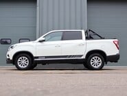 SsangYong Musso EX with a 3.5 ton towing capacity rear load cover roll bar seeker styled 9