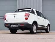 SsangYong Musso EX with a 3.5 ton towing capacity rear load cover roll bar seeker styled 7