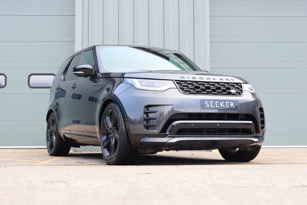 Land Rover Discovery COMMERCIAL DYNAMIC HSE 22 inch wheels deployable towbar wireless charger  3