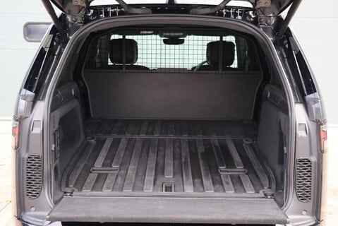 Land Rover Discovery COMMERCIAL DYNAMIC HSE 22 inch wheels deployable towbar wireless charger  29