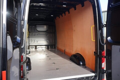 Volkswagen Crafter CR35 TDI  TRENDLINE  business  LWB High roof 4MOTION 4x4 styled by seeker  32