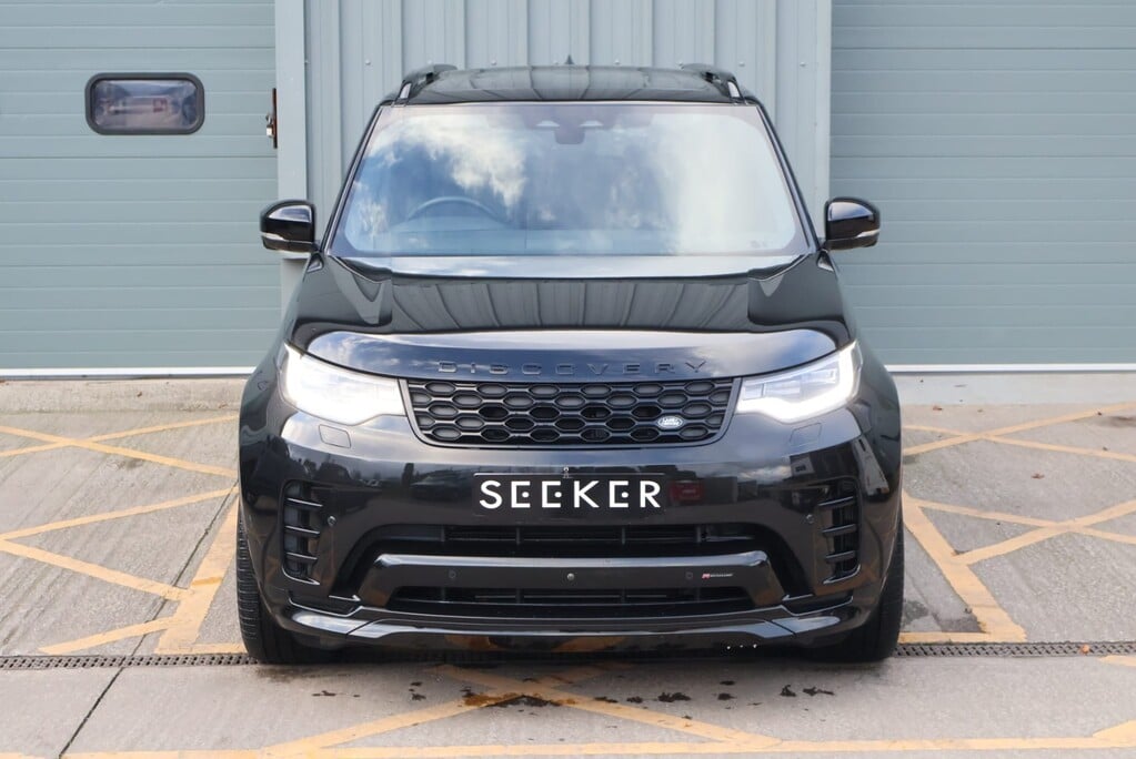 Land Rover Discovery R-DYNAMIC HSE MHEV with a rear seat conversion styled by seeker 8