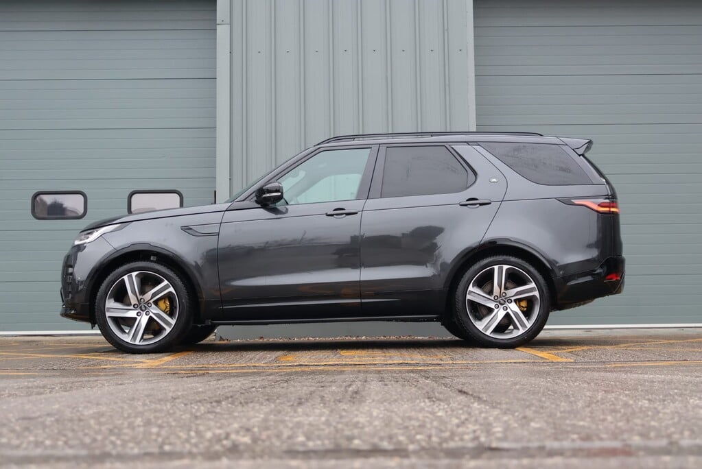 Land Rover Discovery Brand new COMMERCIAL DYNAMIC HSE with a genuine rear seat conversion fitted 7