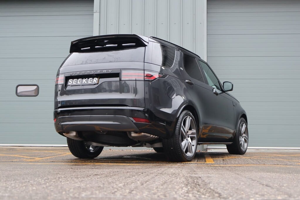 Land Rover Discovery Brand new COMMERCIAL DYNAMIC HSE with a genuine rear seat conversion fitted 4