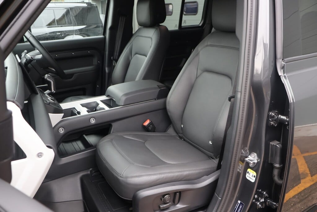 Land Rover Defender BRAND NEW HARD TOP D250 WORLD TOUR EDITION WITH GENUINE REAR SEATS FITTED 29