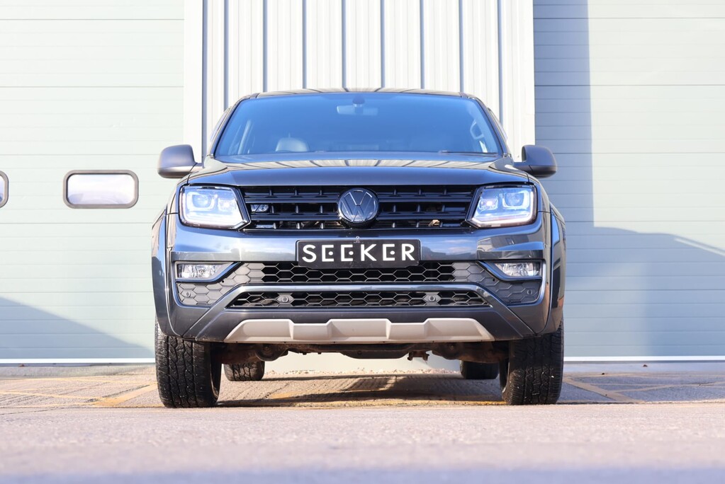 Volkswagen Amarok 3.0 V6 TDI DARK LABEL 4X4  LOW MILES FACTORY LIMITED EDITION SEEKER STYLED 2