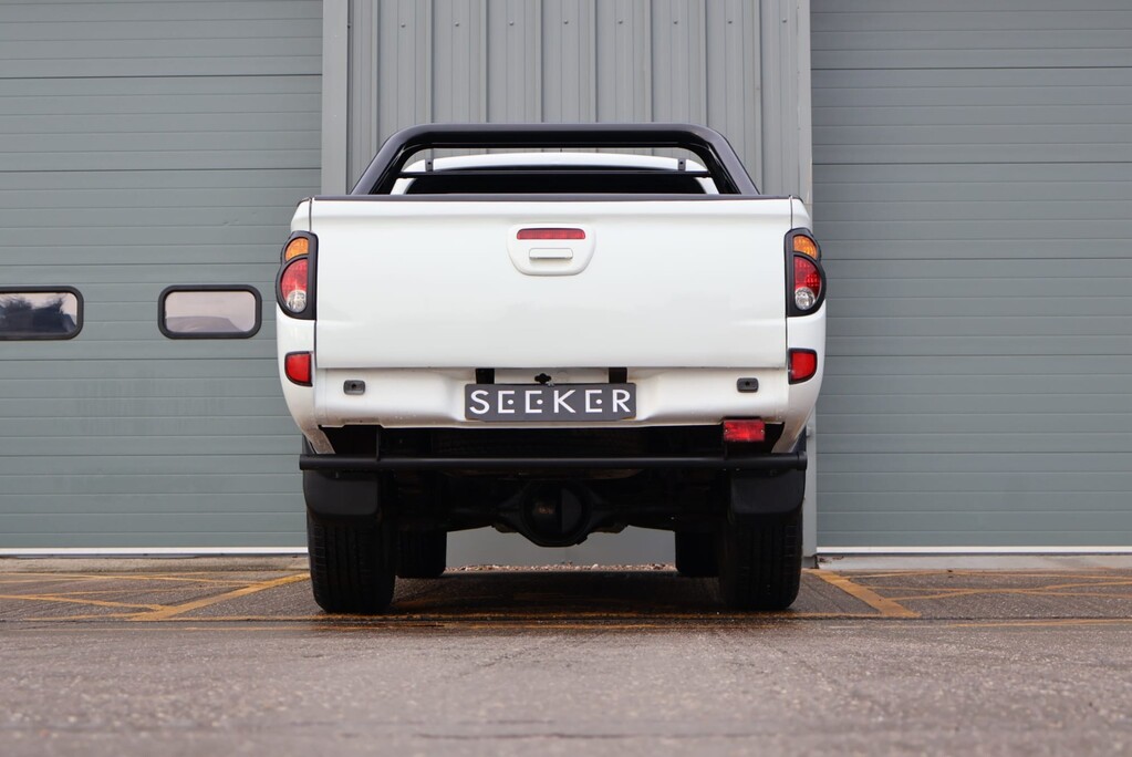 Mitsubishi L200 DI-D 4X4 4LIFE LB DCB super low miles Verified with HPi  styled by seeker 5