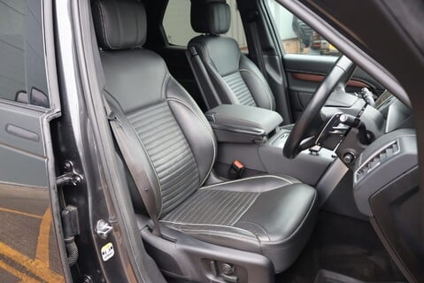 Land Rover Discovery R-DYNAMIC HSE MHEV 22 INCH WHEELS HUGE SPEC GENUINE REAR SEATS FITTED 16