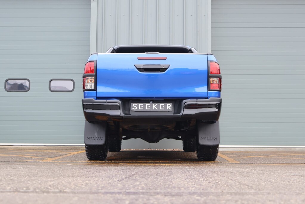 Toyota Hilux INVINCIBLE 4WD D-4D NAV DCB AUTO FACELIFT STYLED BY SEEKER STUNNING EXAMPLE 2