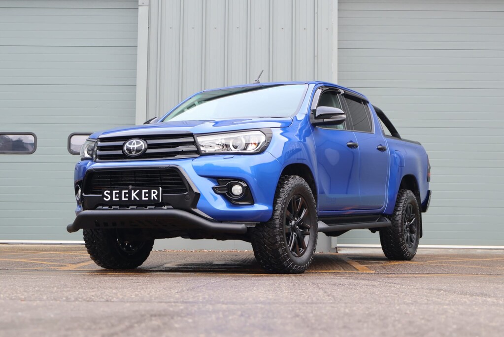 Toyota Hilux INVINCIBLE 4WD D-4D NAV DCB AUTO FACELIFT STYLED BY SEEKER STUNNING EXAMPLE 3