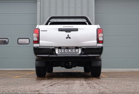 Mitsubishi L200 NEW SHAPE DI-D WARRIOR DCB STYLED BY SEEKER 1 OWNER STUNNING EXAMPLE 