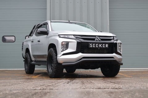 Mitsubishi L200 NEW SHAPE DI-D WARRIOR DCB STYLED BY SEEKER 1 OWNER STUNNING EXAMPLE  3