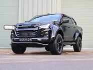 Isuzu D-Max BRAND NEW PRE REG V-CROSS DCB 2 INCH OLD MAN EMU LIFT SEEKER BLACK EDITION  1