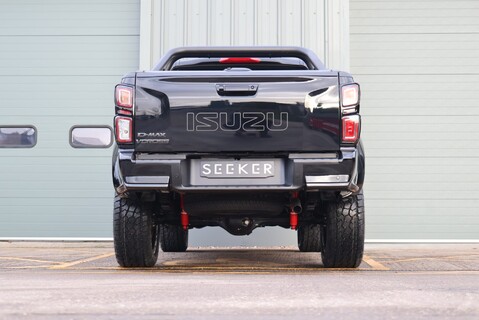 Isuzu D-Max BRAND NEW PRE REG V-CROSS DCB 2 INCH OLD MAN EMU LIFT SEEKER BLACK EDITION  6