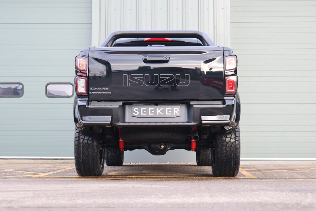 Isuzu D-Max BRAND NEW PRE REG V-CROSS DCB 2 INCH OLD MAN EMU LIFT SEEKER BLACK EDITION  6