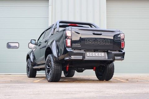 Isuzu D-Max BRAND NEW PRE REG V-CROSS DCB 2 INCH OLD MAN EMU LIFT SEEKER BLACK EDITION  5