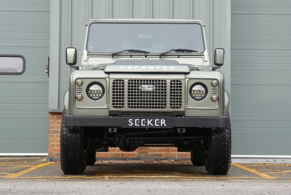 Land Rover Defender 90 TD HARD TOP WITH full styling bespoke  heritage edition HUGE spend 4 seats 2