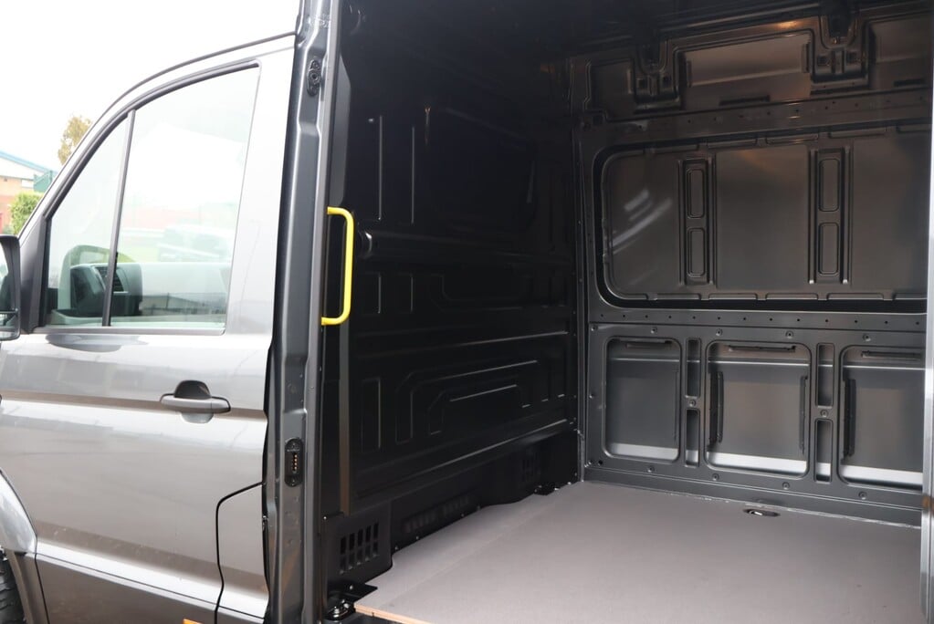 Volkswagen Crafter Brand new CR35 TDI L H/R P/V COMMERCE PLUS 4MOTION LWB styled by seeker 4X4 19