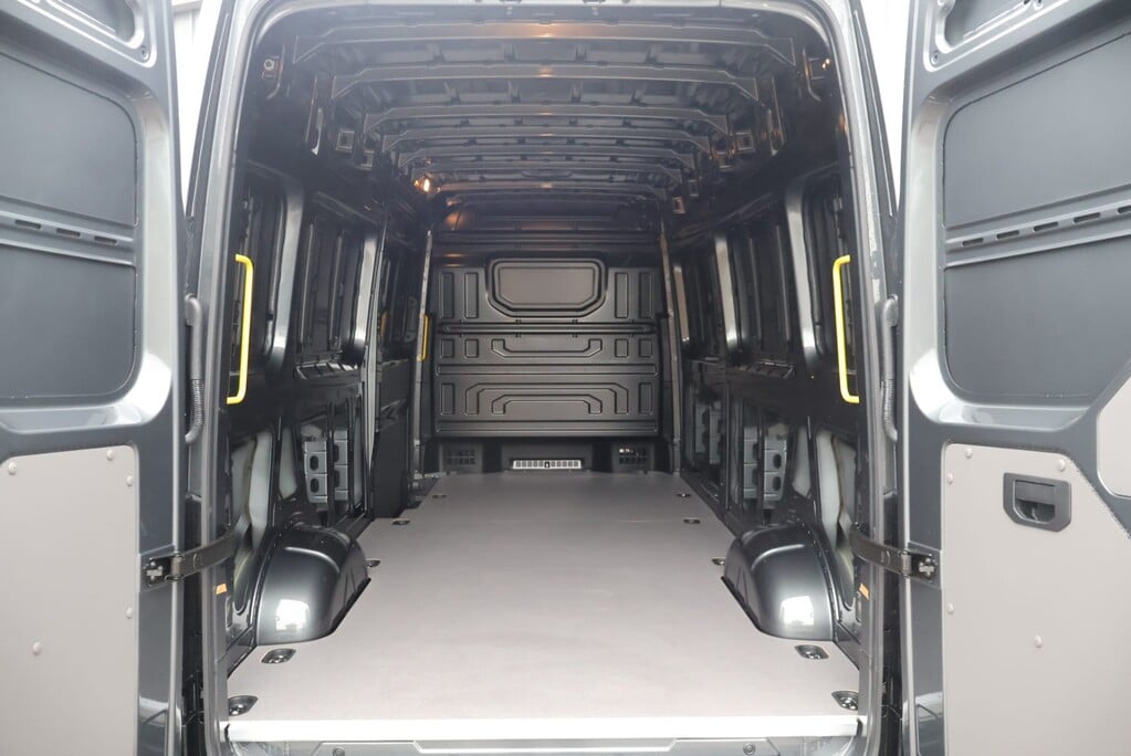 Volkswagen Crafter Brand new CR35 TDI L H/R P/V COMMERCE PLUS 4MOTION LWB styled by seeker 4X4 26