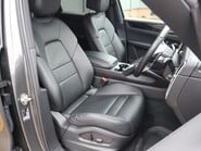 Porsche Cayenne V6 TIPTRONIC HUGE FACTORY SPEC PRICE MATCH OFFER 2 year Porsche warranty  13