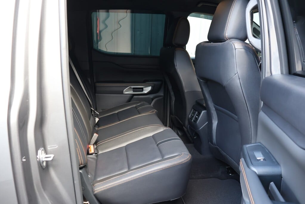 Ford Ranger  3.0 V6 WILDTRAK ECOBLUE STYLED BY SEEKER WITH A FULL SKR BUMPER UPGRADE  17
