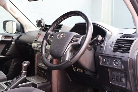 Toyota Land Cruiser ACTIVE COMMERCIAL 2.8 AUTO FULL BLACK PACK TOW PACK HEATED LEATHER SEATS  11