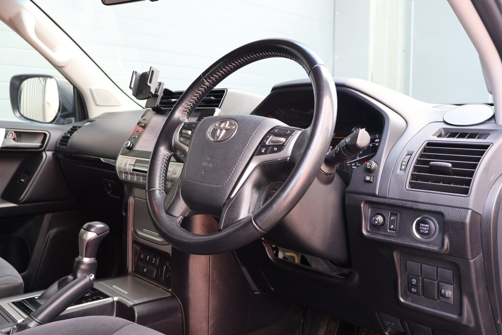 Toyota Land Cruiser ACTIVE COMMERCIAL 2.8 AUTO FULL BLACK PACK TOW PACK HEATED LEATHER SEATS  11