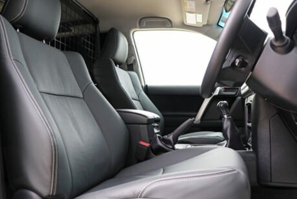 Toyota Land Cruiser ACTIVE COMMERCIAL 2.8 AUTO FULL BLACK PACK TOW PACK HEATED LEATHER SEATS  15