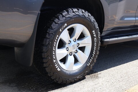 Toyota Land Cruiser ACTIVE COMMERCIAL 2.8 AUTO FULL BLACK PACK TOW PACK HEATED LEATHER SEATS  17