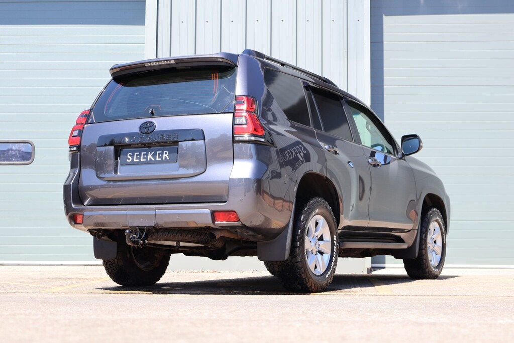 Toyota Land Cruiser ACTIVE COMMERCIAL 2.8 AUTO FULL BLACK PACK TOW PACK HEATED LEATHER SEATS  8
