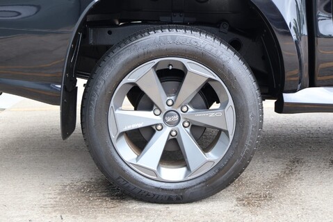 Ford Ranger MS-RT Auto Genuine MSRT edition super low miles rear Canopy 1 owner  4
