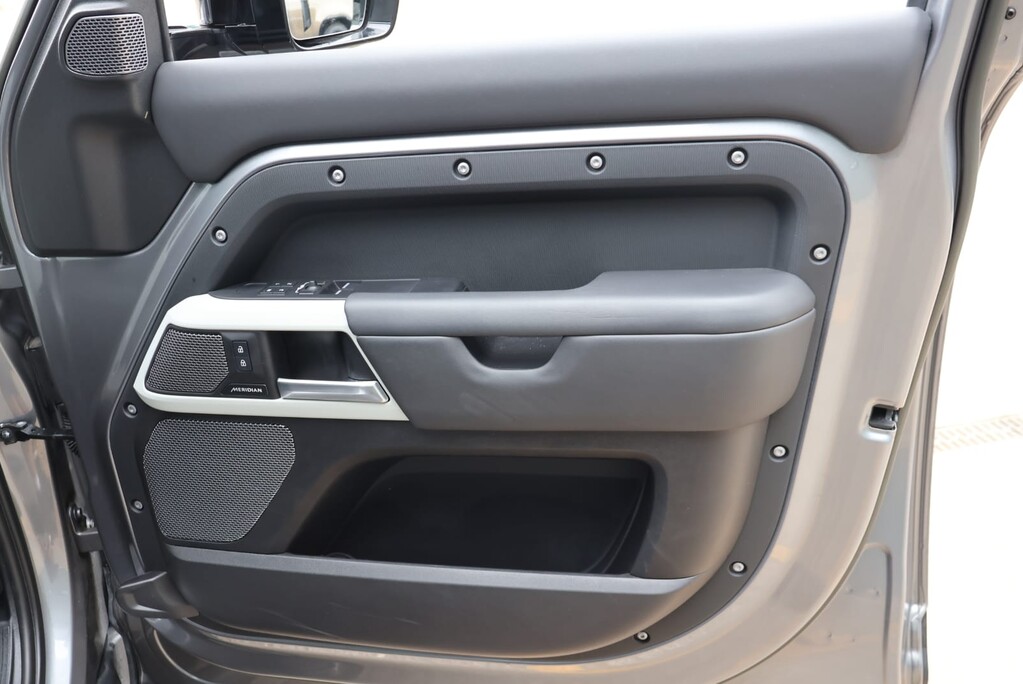Land Rover Defender 110 HARD TOP HSE MHEV seeker styled with rear seats fitted  27