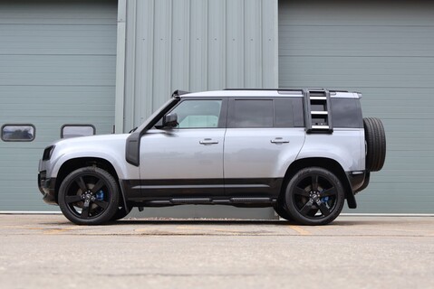 Land Rover Defender 110 HARD TOP HSE MHEV seeker styled with rear seats fitted  8