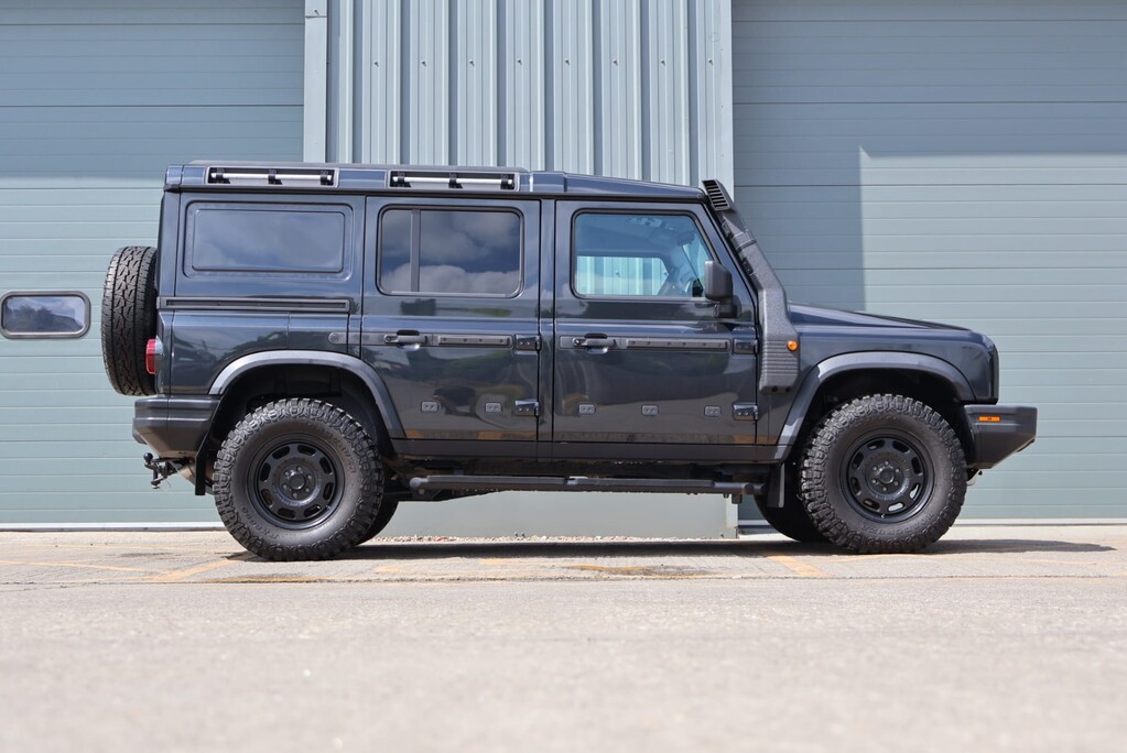 Ineos Grenadier UTILITY WAGON COMMERCIAL STYLED BY SEEKER with black pack and SKR alloys 5