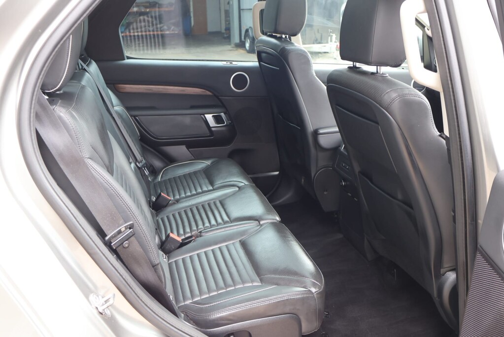 Land Rover Discovery  HSE 7 seater with huge factory spec 360 camera pan roofs black pack FSH 14