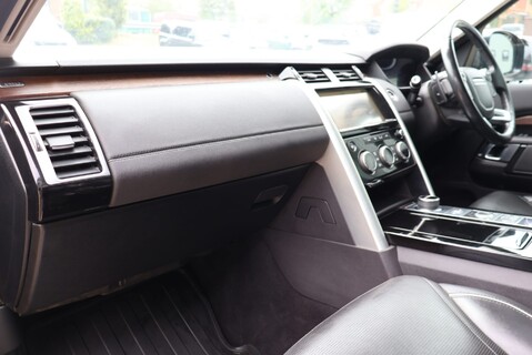 Land Rover Discovery  HSE 7 seater with huge factory spec 360 camera pan roofs black pack FSH 18