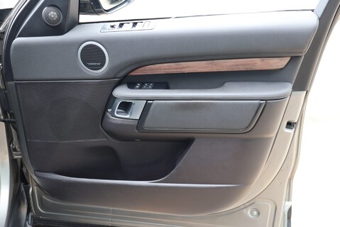 Land Rover Discovery  HSE 7 seater with huge factory spec 360 camera pan roofs black pack FSH 19