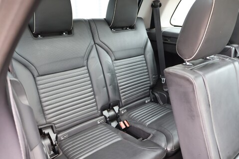 Land Rover Discovery  HSE 7 seater with huge factory spec 360 camera pan roofs black pack FSH 13
