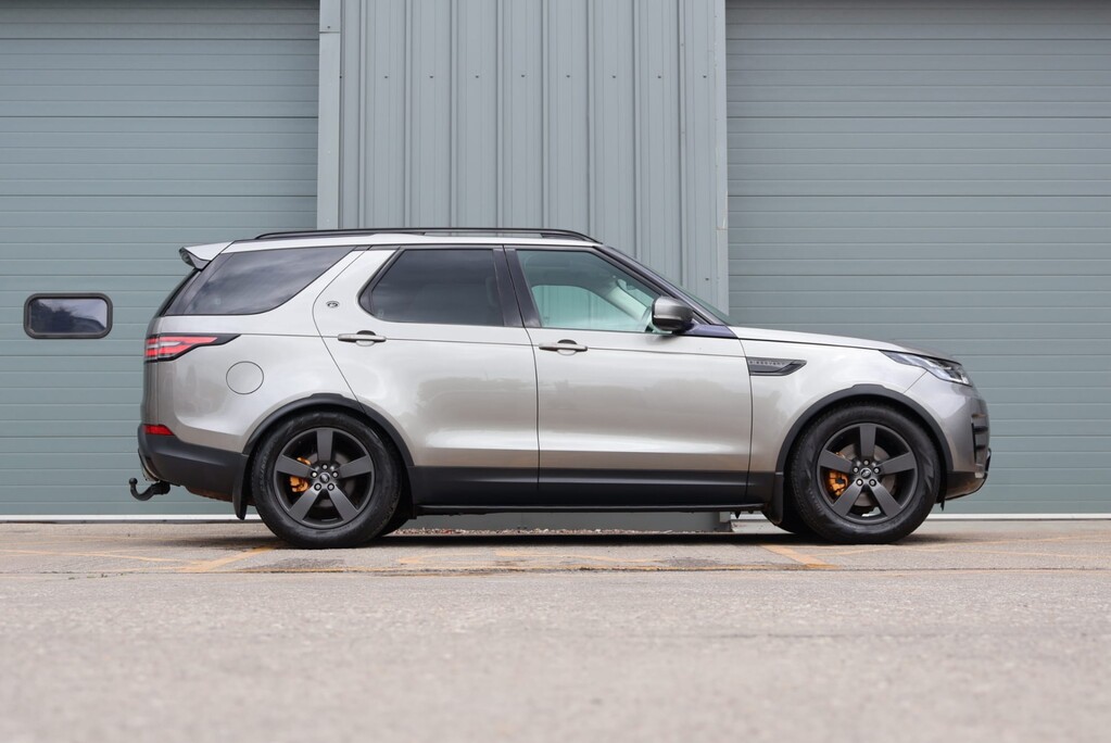 Land Rover Discovery  HSE 7 seater with huge factory spec 360 camera pan roofs black pack FSH 10